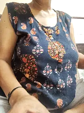 Snapshot of meenu_bhabhi547 chatting on September 21, 1:48 am meenu bhabhi547 online show from September 21, 1:48 am