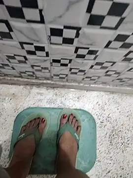 Snapshot of meenu_bhabhi547 chatting on October 21, 2:15 am meenu bhabhi547 online show from October 21, 2:15 am