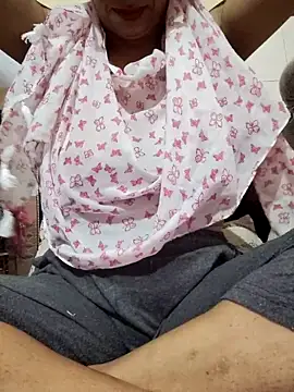 Snapshot of meenu_bhabhi547 chatting on September 20, 12:54 am meenu bhabhi547 online show from September 20, 12:54 am