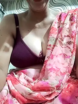 Snapshot of meenu_bhabhi547 chatting on September 18, 6:01 am meenu bhabhi547 online show from September 18, 6:01 am