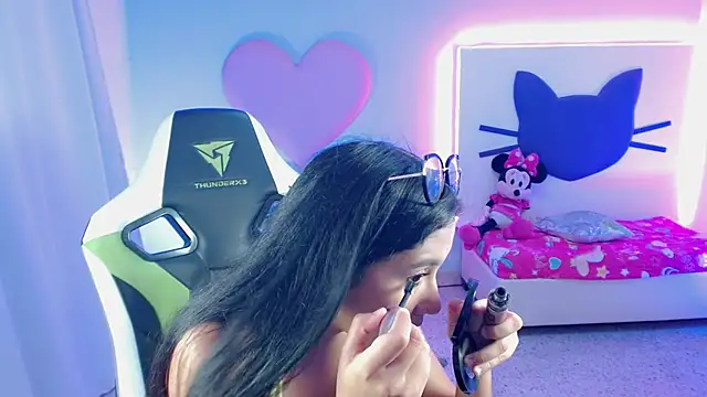 mishel hott online show from September 10, 9:15 pm