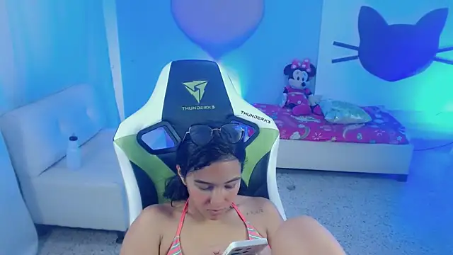 mishel hott online show from September 27, 9:44 pm