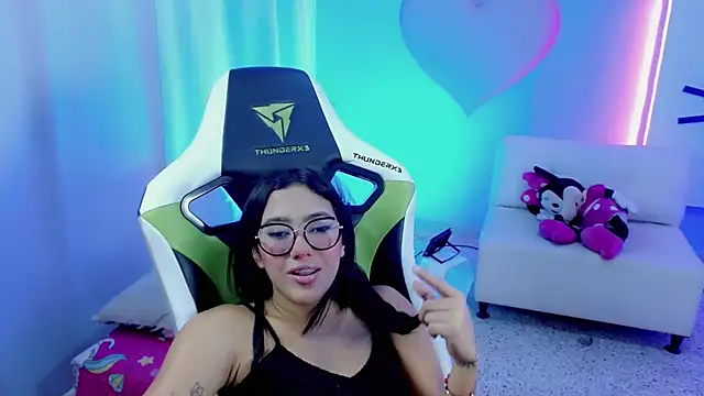 mishel hott online show from October 7, 9:41 pm