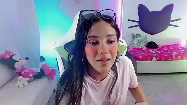 mishel hott online show from September 19, 9:14 pm