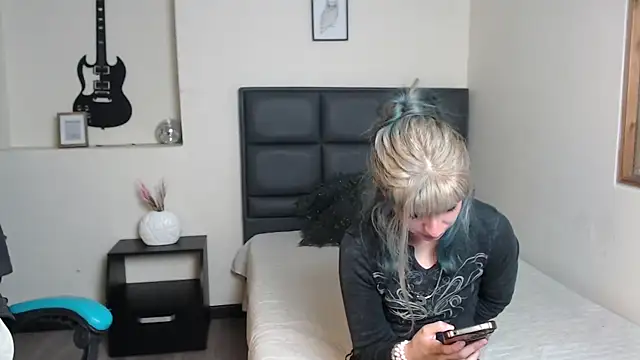 Amnesia  online show from November 5, 1:27 pm