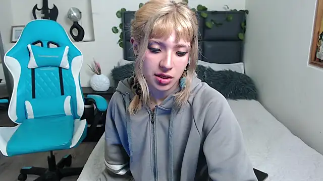 Amnesia  online show from September 25, 2:16 pm