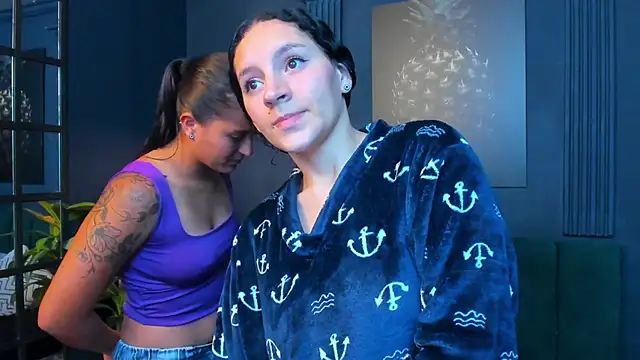 aliceandsia online show from September 29, 12:10 pm