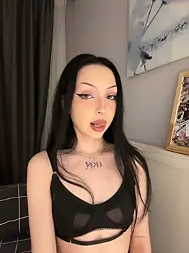 Lina Thornton  online show from April 10, 5:52 pm