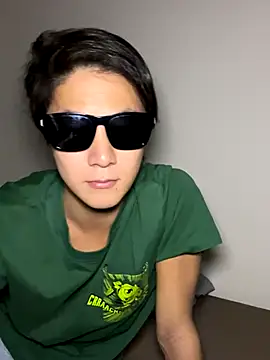 Snapshot of erokami36 chatting on October 12, 5:15 pm erokami36 online show from October 12, 5:15 pm