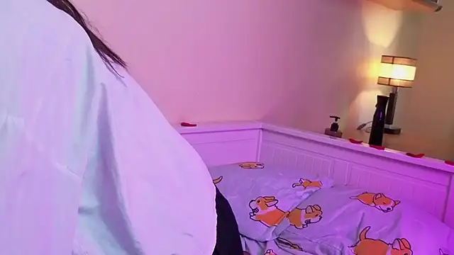 VernaWylie online show from October 3, 8:19 am