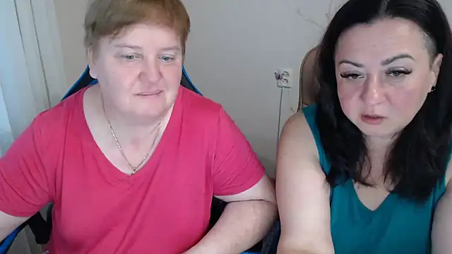 Snapshot of Bertie_Adeline chatting on September 24, 3:33 pm Bertie Adeline online show from September 24, 3:33 pm