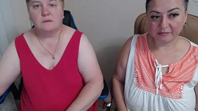 Snapshot of Bertie_Adeline chatting on September 19, 6:18 pm Bertie Adeline online show from September 19, 6:18 pm