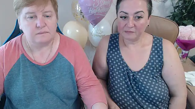 Snapshot of Bertie_Adeline chatting on October 16, 1:14 pm Bertie Adeline online show from October 16, 1:14 pm