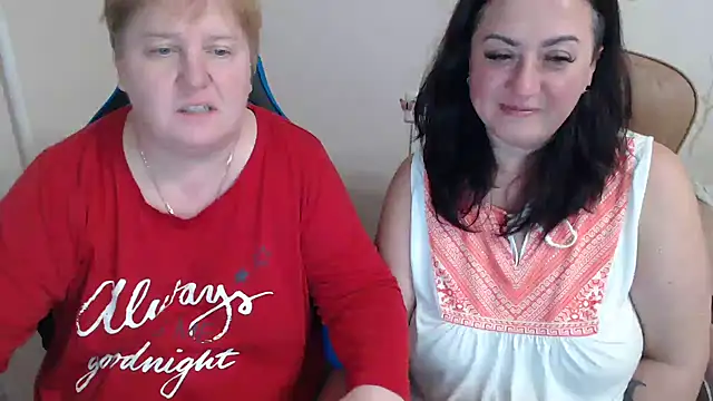 Snapshot of Bertie_Adeline chatting on October 11, 6:54 pm Bertie Adeline online show from October 11, 6:54 pm
