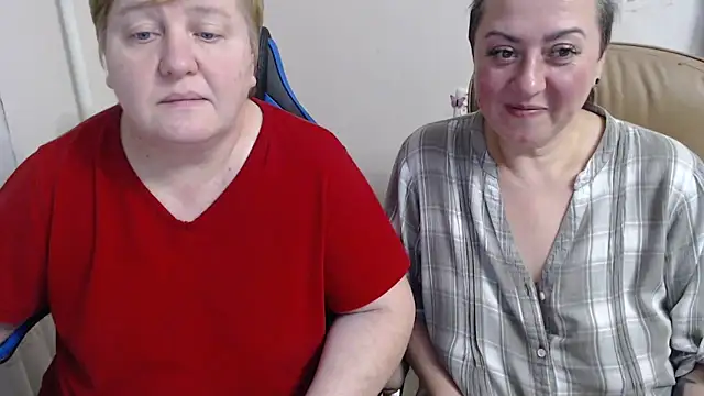 Snapshot of Bertie_Adeline chatting on October 28, 6:57 pm Bertie Adeline online show from October 28, 6:57 pm