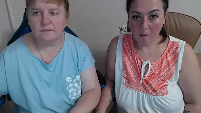 Snapshot of Bertie_Adeline chatting on October 12, 6:54 pm Bertie Adeline online show from October 12, 6:54 pm