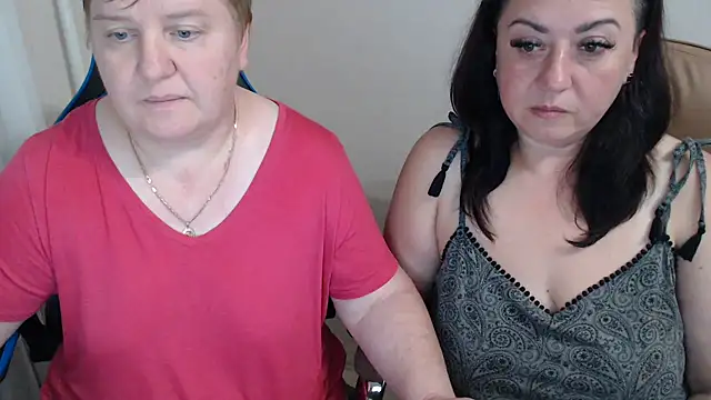 Snapshot of Bertie_Adeline chatting on September 29, 7:41 pm Bertie Adeline online show from September 29, 7:41 pm