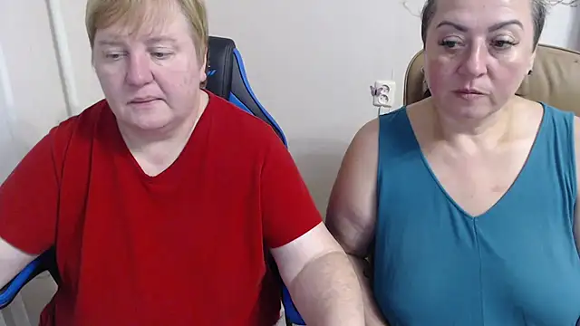 Snapshot of Bertie_Adeline chatting on October 27, 6:46 pm Bertie Adeline online show from October 27, 6:46 pm