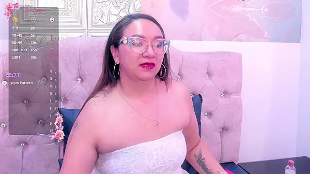 leyla smithh online show from October 2, 12:21 pm