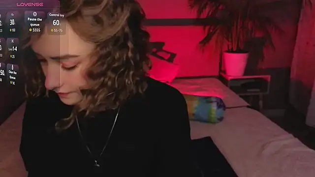 Snapshot of __grace__ chatting on October 10, 10:42 am   grace   online show from October 10, 10:42 am