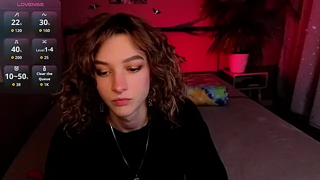 Snapshot of __grace__ chatting on October 28, 10:43 am   grace   online show from October 28, 10:43 am