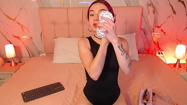 Red kytty6 online show from January 17, 12:12 pm