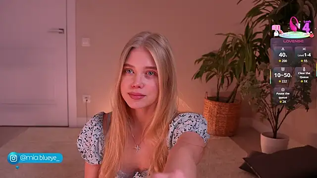 Miablueye online show from November 14, 5:24 pm