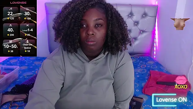 Snapshot of ebony_NeighborMoans chatting on October 8, 3:11 am ebony NeighborMoans online show from October 8, 3:11 am