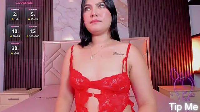 Snapshot of MiaaFarrel chatting on October 7, 7:51 pm MiaaFarrel online show from October 7, 7:51 pm