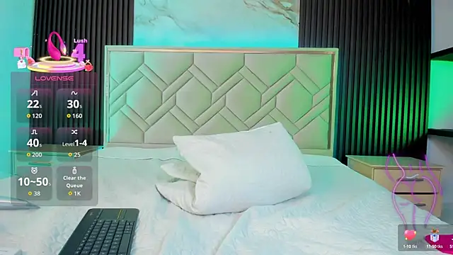 Snapshot of MiaaFarrel chatting on October 2, 7:08 pm MiaaFarrel online show from October 2, 7:08 pm