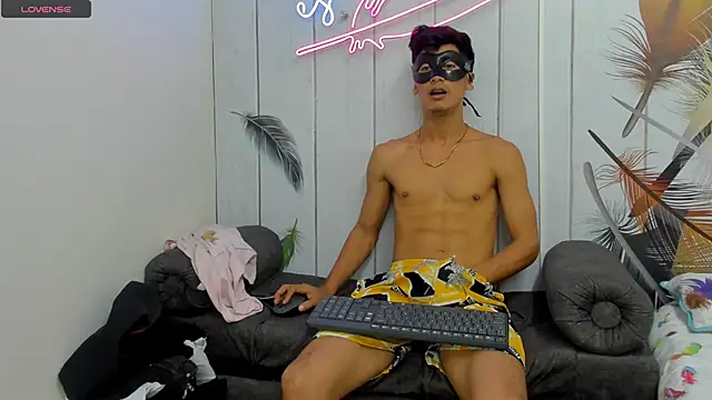 Holdme Hot online show from October 3, 3:33 am