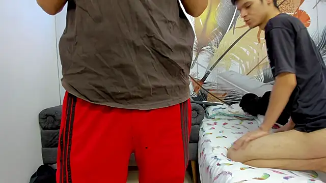 Holdme Hot online show from October 4, 4:07 am