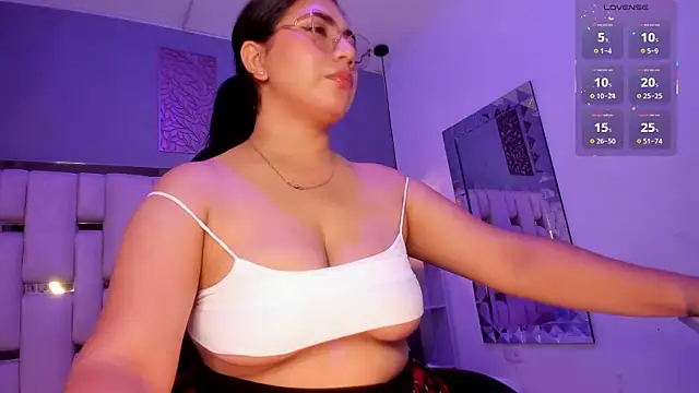 Snapshot of BBWCloe_ chatting on September 21, 5:28 am BBWCloe online show from September 21, 5:28 am