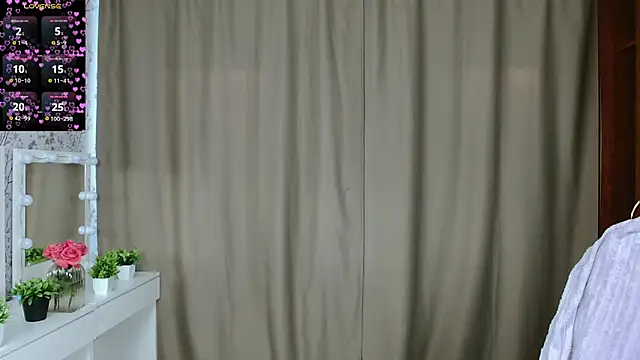 Snapshot of juicegirl3408 chatting on October 5, 10:53 am juicegirl3408 online show from October 5, 10:53 am