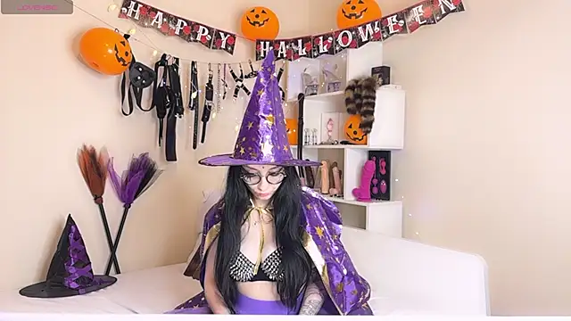 Jinhee Tiny online show from October 31, 3:05 pm