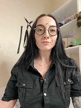 Jinhee Tiny online show from October 14, 1:25 pm