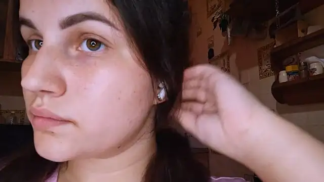 Snapshot of DierdreCousineau chatting on September 19, 11:09 am DierdreCousineau online show from September 19, 11:09 am