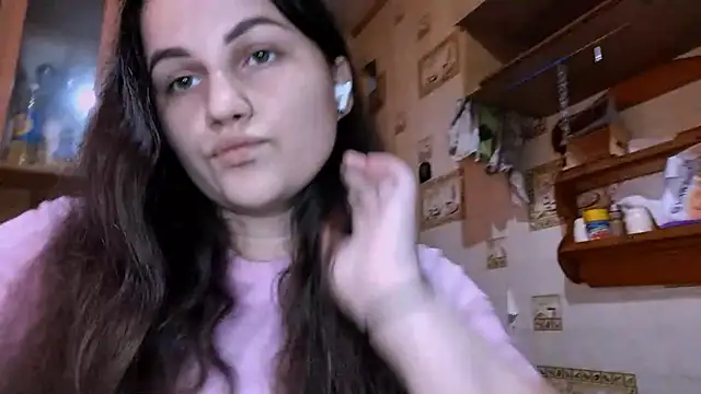 Snapshot of DierdreCousineau chatting on October 25, 10:12 am DierdreCousineau online show from October 25, 10:12 am