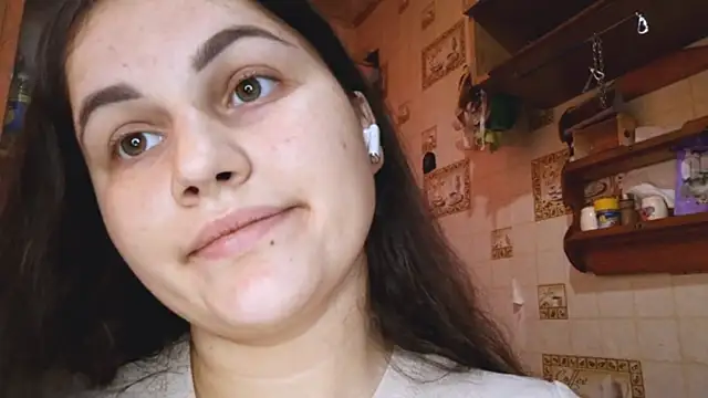 Snapshot of DierdreCousineau chatting on October 1, 7:24 am DierdreCousineau online show from October 1, 7:24 am