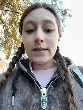 FroggyAnna online show from October 19, 12:51 pm