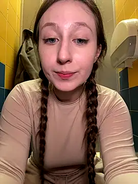 FroggyAnna online show from October 10, 4:56 pm