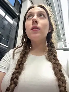 FroggyAnna online show from April 15, 5:02 pm