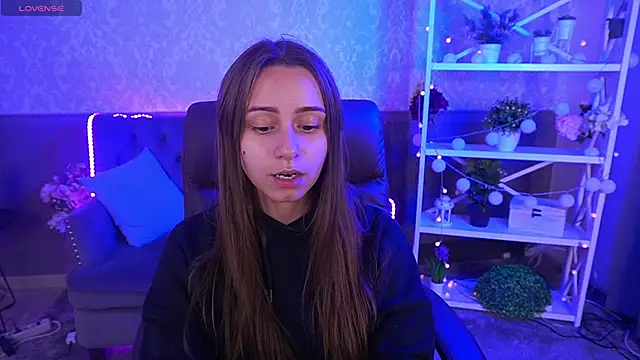 AnnaPearl online show from October 11, 7:05 pm