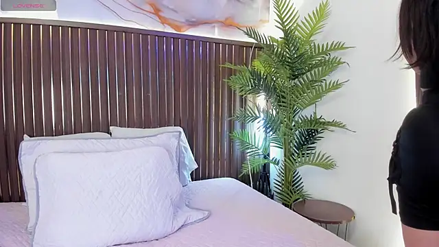 Roxie-NS online show from April 7, 12:18 pm