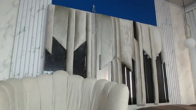 KiraaWild online show from October 20, 6:44 pm