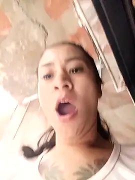 Snapshot of Liahdiaz_ chatting on October 21, 1:26 pm Liahdiaz online show from October 21, 1:26 pm