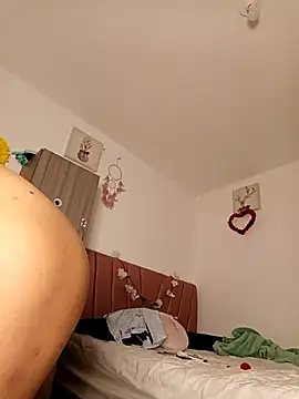 Snapshot of Liahdiaz_ chatting on October 22, 7:19 pm Liahdiaz online show from October 22, 7:19 pm