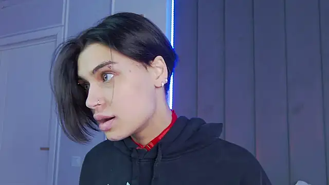 Snapshot of VioletAsh chatting on October 21, 4:38 am VioletAsh online show from October 21, 4:38 am