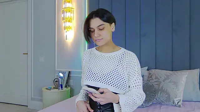 Snapshot of VioletAsh chatting on October 6, 4:40 am VioletAsh online show from October 6, 4:40 am