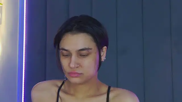 Snapshot of VioletAsh chatting on October 9, 4:49 am VioletAsh online show from October 9, 4:49 am